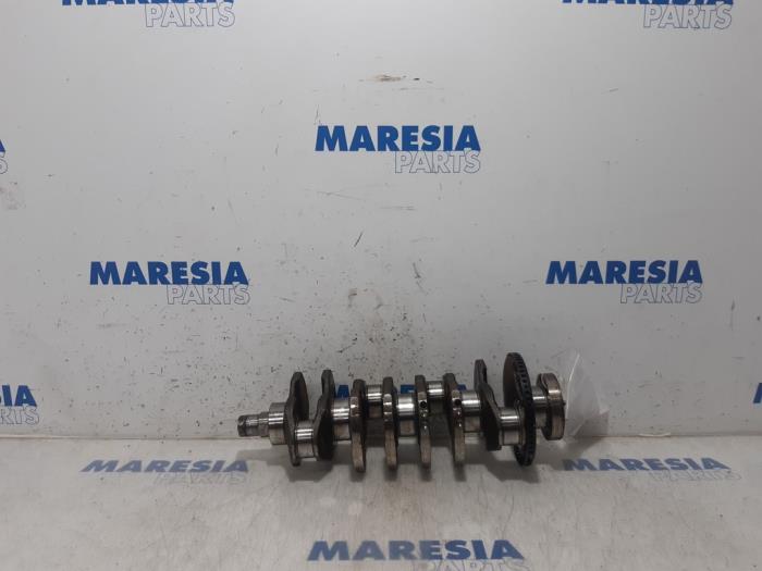 Używane Wal korbowy Fiat Stilo MW (192C) 1.9 JTD 16V 140 Multijet Cena € 183,75 Procedura marży oferowane przez Maresia Parts