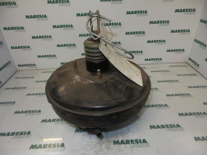 Usagé Servo frein Renault Megane Scenic Prix € 35,00 Règlement à la marge proposé par Maresia Parts