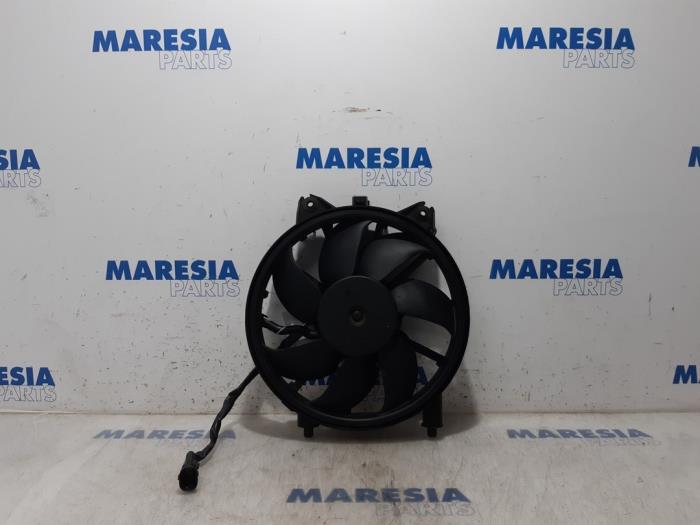 Używane Silnik wentylatora Peugeot 508 (8D) 2.2 HDiF 16V GT Cena € 50,00 Procedura marży oferowane przez Maresia Parts