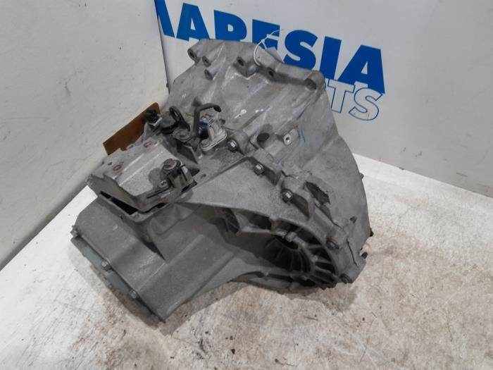 Gearbox from a Citroën C4 Cactus (0B/0P) 1.6 Blue Hdi 100 2017