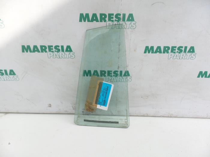 Usados Ventanilla triangular derecha detrás Renault Koleos I 2.5 16V Precio € 35,00 Norma de margen ofrecido por Maresia Parts