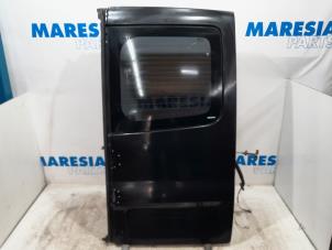 Used Minibus/van rear door Renault Trafic New (FL) 2.5 dCi 16V 145 Price € 222,34 Inclusive VAT offered by Maresia Parts