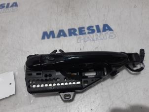 Used Front door handle 4-door, right Renault Clio IV (5R) 1.6 Turbo 16V RS 200 EDC Price € 30,00 Margin scheme offered by Maresia Parts