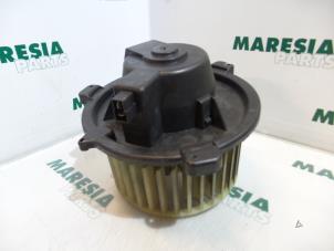 Usados Motor de ventilador de calefactor Fiat Punto I (176) 60 1.2 S,SX,Selecta Precio € 25,00 Norma de margen ofrecido por Maresia Parts