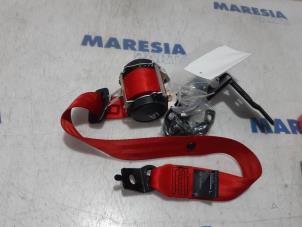 Used Rear seatbelt, left Renault Clio IV (5R) 1.6 Turbo 16V RS 200 EDC Price € 50,00 Margin scheme offered by Maresia Parts