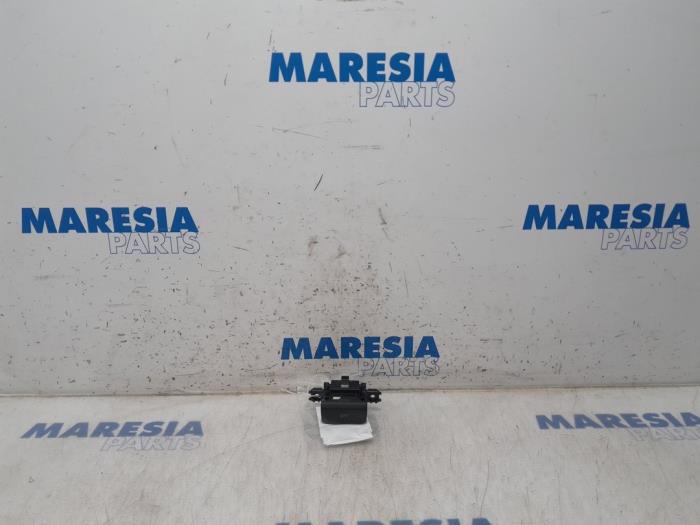 Gebrauchte Handbremse Schalter Peugeot 508 SW (8E/8U) 2.2 HDiF 16V GT Preis € 35,00 Margenregelung angeboten von Maresia Parts