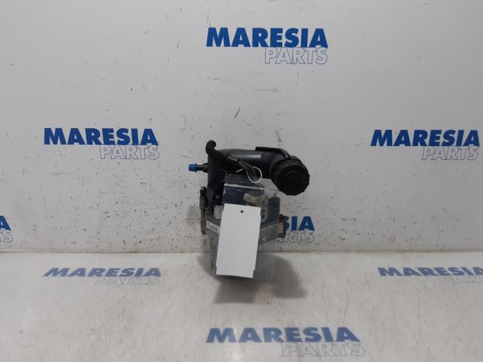 Used Power steering pump Peugeot 508 SW (8E/8U) 2.2 HDiF 16V GT Price € 262,50 Margin scheme offered by Maresia Parts