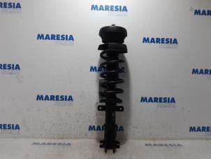 Used Front shock absorber rod, right Renault Trafic New (FL) 2.5 dCi 16V 145 Price € 60,50 Inclusive VAT offered by Maresia Parts