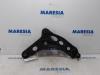 Front wishbone, right from a Renault Trafic New (FL) 2.5 dCi 16V 145 2007