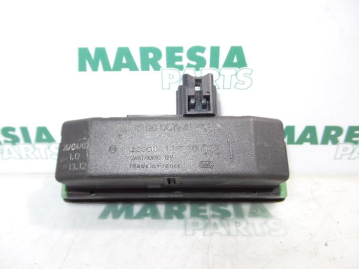 Begagnade Regnsensor Renault Laguna II (BG) 2.0 16V IDE Pris € 35,00 Marginaltabell erbjuds av Maresia Parts
