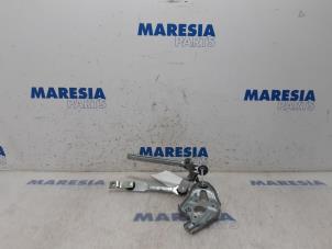 Used Wiper mechanism Peugeot 3008 I (0U/HU) 1.6 HDiF 16V Price € 49,99 Margin scheme offered by Maresia Parts