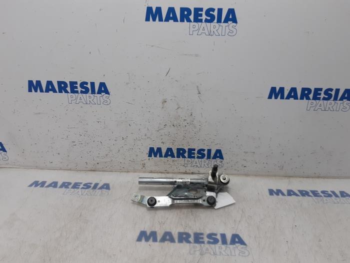 Begagnade Torkarmekanism Peugeot 3008 I (0U/HU) 1.6 HDiF 16V Pris € 49,99 Marginaltabell erbjuds av Maresia Parts