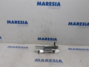 Used Wiper mechanism Peugeot 3008 I (0U/HU) 1.6 HDiF 16V Price € 49,99 Margin scheme offered by Maresia Parts