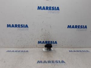 Used Cooling fan resistor Peugeot 3008 I (0U/HU) 1.6 HDiF 16V Price € 20,00 Margin scheme offered by Maresia Parts