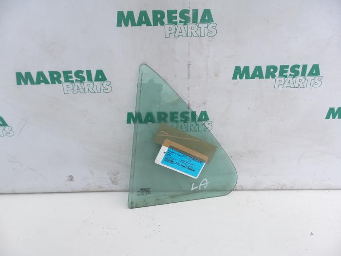 Usados Ventanilla triangular izquierda detrás Renault Laguna II (BG) 2.0 16V IDE Precio € 30,00 Norma de margen ofrecido por Maresia Parts