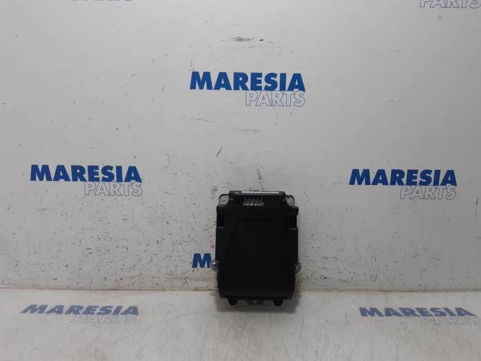 Gebrauchte Frontscheibenanzeige Peugeot 508 SW (8E/8U) 2.2 HDiF 16V GT Preis € 262,50 Margenregelung angeboten von Maresia Parts