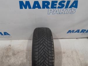 Gebrauchte Reifen Citroen C4 Cactus (0B/0P) 1.6 Blue Hdi 100 Preis € 25,00 Margenregelung angeboten von Maresia Parts