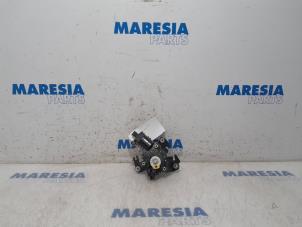 Używane Mechanizm zamka tylnej klapy Peugeot 508 SW (8E/8U) 2.2 HDiF 16V GT Cena € 50,00 Procedura marży oferowane przez Maresia Parts