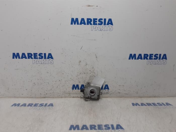 Używane Starter ksenonowy Peugeot 4007 (VU/VV) 2.2 HDiF 16V Cena € 75,00 Procedura marży oferowane przez Maresia Parts