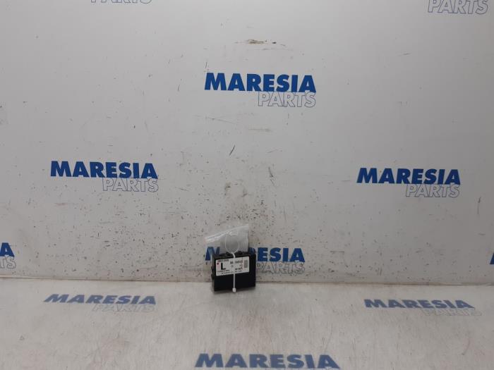 Begagnade PDC-modul Peugeot 4007 (VU/VV) 2.2 HDiF 16V Pris € 105,00 Marginaltabell erbjuds av Maresia Parts