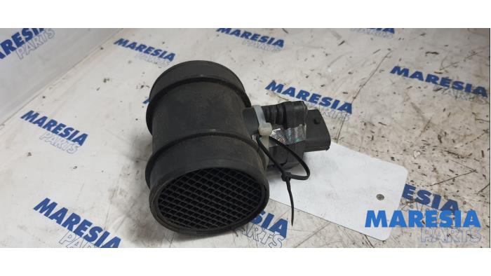 Usagé Débitmètre Alfa Romeo 156 (932) 1.6 Twin Spark 16V Prix € 35,00 Règlement à la marge proposé par Maresia Parts
