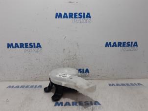 Usagé Ventilateur chauffage Citroen C4 Grand Picasso (3A) 1.6 BlueHDI 120 Prix € 35,00 Règlement à la marge proposé par Maresia Parts