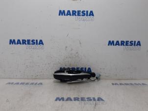 Used Front door handle 4-door, right Citroen C4 Grand Picasso (3A) 1.6 BlueHDI 120 Price € 50,00 Margin scheme offered by Maresia Parts