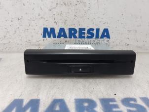 Used CD changer Citroen C4 Grand Picasso (3A) 1.6 BlueHDI 120 Price € 90,00 Margin scheme offered by Maresia Parts