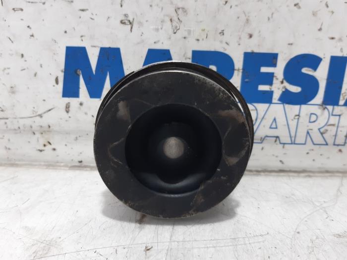 Usados Pistón Peugeot 308 SW (L4/L9/LC/LJ/LR) 1.6 BlueHDi 120 Precio € 30,00 Norma de margen ofrecido por Maresia Parts