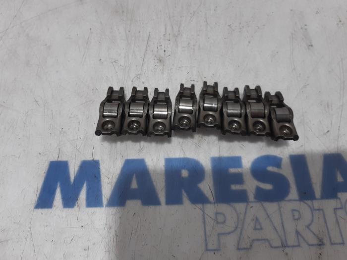 Rocker arm Peugeot 308 SW 1.6 BlueHDi 120 - 090365 BH01