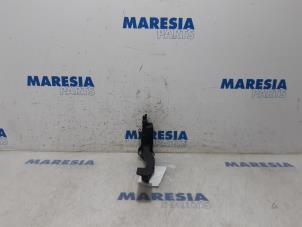 Used Throttle pedal position sensor Peugeot 208 I (CA/CC/CK/CL) 1.2 Vti 12V PureTech 82 Price € 20,00 Margin scheme offered by Maresia Parts