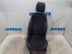 Usagé Siège gauche Lancia Delta (844) 1.4 MultiAir 16V Prix € 157,50 Règlement à la marge proposé par Maresia Parts