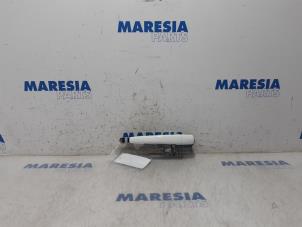 Used Front door handle 4-door, right Peugeot 208 I (CA/CC/CK/CL) 1.2 Vti 12V PureTech 82 Price € 25,00 Margin scheme offered by Maresia Parts