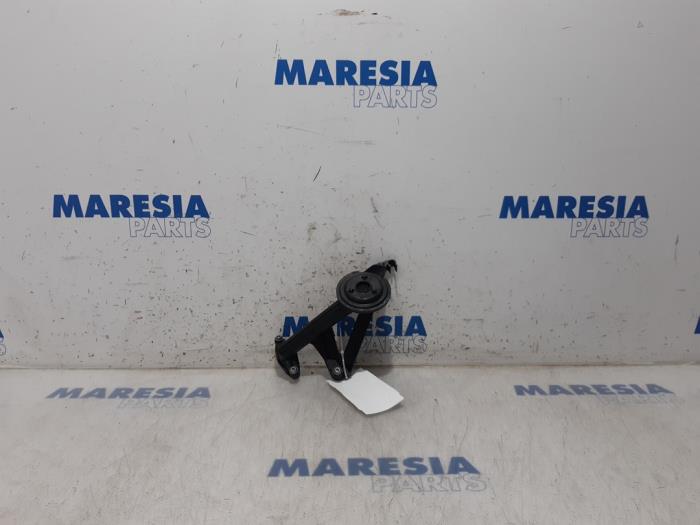 Gebrauchte Öl Ansaugrohr Peugeot 308 SW (L4/L9/LC/LJ/LR) 1.6 BlueHDi 120 Preis € 20,00 Margenregelung angeboten von Maresia Parts