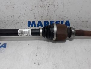 Used Front drive shaft, right Citroen C4 Cactus (0B/0P) 1.6 Blue Hdi 100 Price € 105,00 Margin scheme offered by Maresia Parts