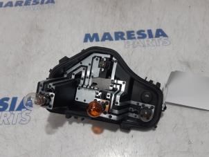Usagé Platine feu arrière droit Citroen C4 Cactus (0B/0P) 1.6 Blue Hdi 100 Prix € 25,00 Règlement à la marge proposé par Maresia Parts