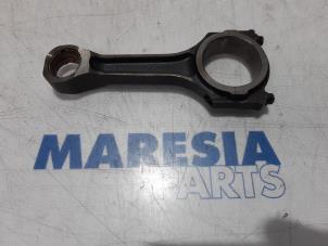 Used Connecting rod Citroen Jumper (U9) 2.2 HDi 120 Euro 4 Price € 60,00 Margin scheme offered by Maresia Parts