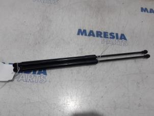 Used Set of tailgate gas struts Citroen C4 Cactus (0B/0P) 1.6 Blue Hdi 100 Price € 40,00 Margin scheme offered by Maresia Parts
