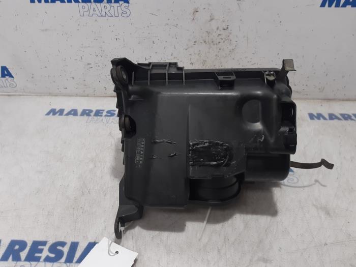 Begagnade Luftfilterhus Peugeot 4007 (VU/VV) 2.2 HDiF 16V Pris € 25,00 Marginaltabell erbjuds av Maresia Parts