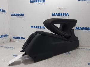 Used Armrest Citroen C4 Cactus (0B/0P) 1.6 Blue Hdi 100 Price € 157,50 Margin scheme offered by Maresia Parts