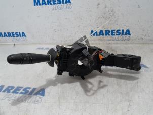 Used Steering column stalk Renault Trafic New (FL) 2.5 dCi 16V 145 Price € 151,25 Inclusive VAT offered by Maresia Parts