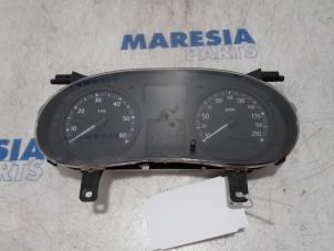 Usagé Instrument de bord Renault Trafic New (FL) 2.5 dCi 16V 145 Prix € 36,30 Prix TTC proposé par Maresia Parts