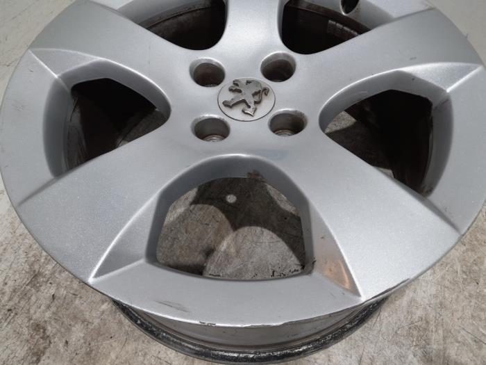 Używane Obrecz Peugeot 3008 I (0U/HU) 1.6 VTI 16V Cena € 75,00 Procedura marży oferowane przez Maresia Parts