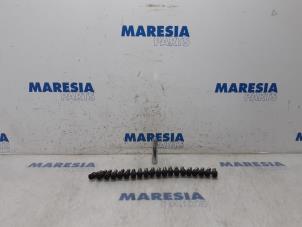 Used Set of wheel bolts Renault Clio IV (5R) 1.6 Turbo 16V RS 200 EDC Price € 30,00 Margin scheme offered by Maresia Parts