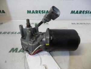 Used Front wiper motor Renault Clio II (BB/CB) 1.6 Autom. Price € 40,00 Margin scheme offered by Maresia Parts