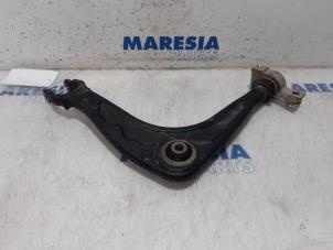 Używane Wahacz zawieszenia dolny lewy przód Peugeot 508 SW (8E/8U) 2.2 HDiF 16V GT Cena € 50,00 Procedura marży oferowane przez Maresia Parts