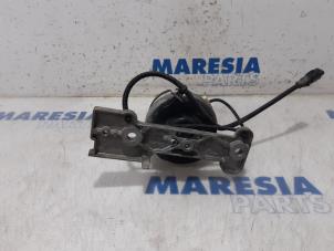 Usagé Amortisseur à air comprimé Peugeot 508 SW (8E/8U) 2.2 HDiF 16V GT Prix € 105,00 Règlement à la marge proposé par Maresia Parts