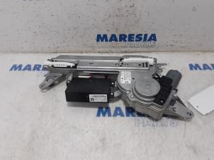 Używane Zawias tylnej klapy Peugeot 508 SW (8E/8U) 2.2 HDiF 16V GT Cena € 262,50 Procedura marży oferowane przez Maresia Parts