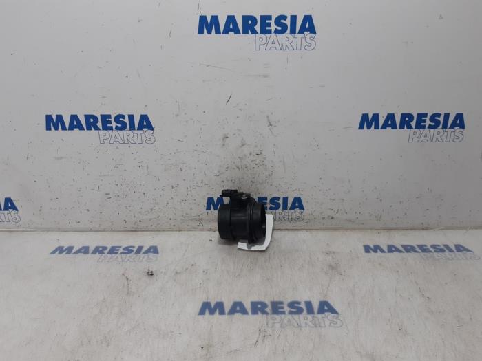 Usagé Débitmètre Peugeot 508 SW (8E/8U) 2.2 HDiF 16V GT Prix € 34,00 Règlement à la marge proposé par Maresia Parts