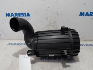 Używane Obudowa filtra powietrza Lancia Delta (844) 1.4 MultiAir 16V Cena € 157,50 Procedura marży oferowane przez Maresia Parts